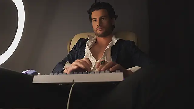 Snapshot of Keen___Luckystrike chatting on March 3, 2025, 12:04 am Keen Luckystrike online show from March 3, 2025, 12:04 am