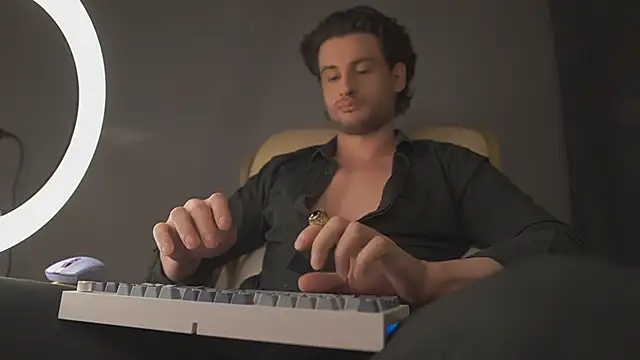 Snapshot of Keen___Luckystrike chatting on March 22, 2025, 1:54 am Keen Luckystrike online show from March 22, 2025, 1:54 am