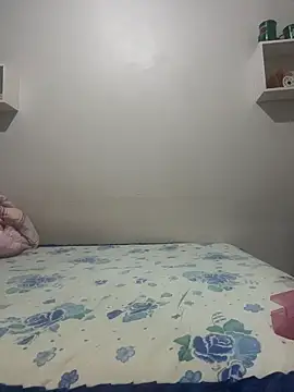 laisviana21 online show from April 20, 2026, 12:24 am