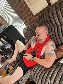 Snapshot of Littledick007007 chatting on August 1, 2026, 5:45 pm Littledick007007 online show from August 1, 2026, 5:45 pm