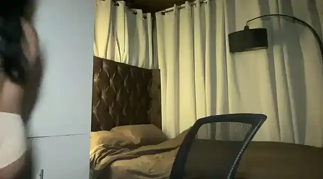 Snapshot of Lilly_cruz chatting on December 20, 2024, 7:07 pm Lilly cruz online show from December 20, 2024, 7:07 pm