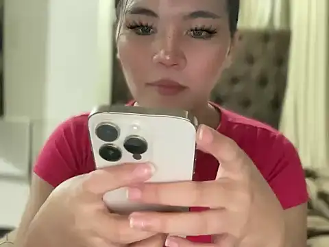 Snapshot of Lilly_cruz chatting on May 5, 2026, 12:13 pm Lilly cruz online show from May 5, 2026, 12:13 pm