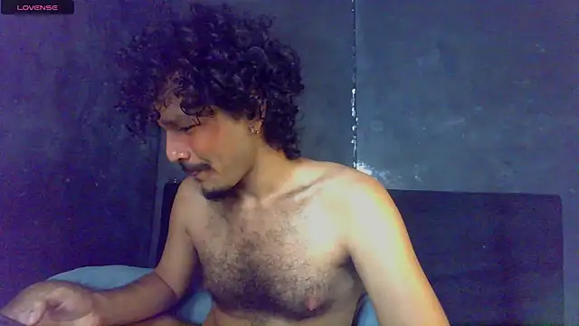 Snapshot of die_mond chatting on June 3, 2026, 2:33 pm die mond online show from June 3, 2026, 2:33 pm