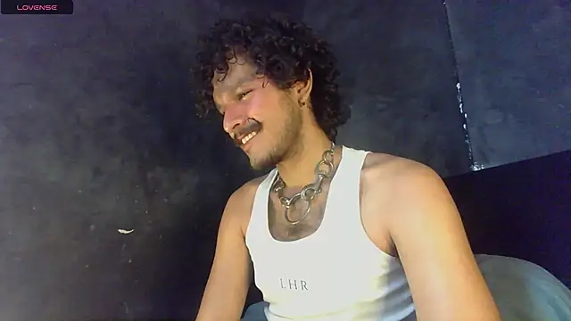 Snapshot of die_mond chatting on June 15, 2026, 8:22 pm die mond online show from June 15, 2026, 8:22 pm