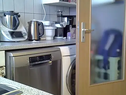 Snapshot of dragon77chelsi chatting on December 1, 2025, 8:30 am dragon77chelsi online show from December 1, 2025, 8:30 am