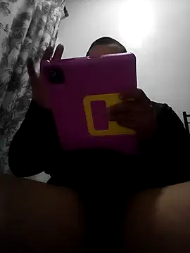 Snapshot of thickcocklatino chatting on January 2, 2025, 1:19 pm thickcocklatino online show from January 2, 2025, 1:19 pm