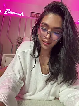 Snapshot of Samantha_Bernardo chatting on June 12, 2026, 4:44 am Samantha Bernardo online show from June 12, 2026, 4:44 am