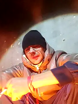 Eln1no69 online show from April 13, 2026, 7:08 pm