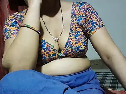 Snapshot of RukminiNew chatting on July 6, 2026, 6:21 pm RukminiNew online show from July 6, 2026, 6:21 pm