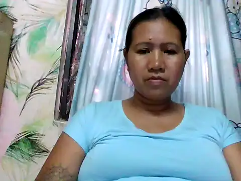 Snapshot of sweet_smile4u chatting on March 23, 2026, 6:28 am sweet smile4u online show from March 23, 2026, 6:28 am