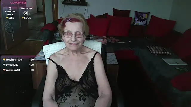 HeisseomaOriginal online show from February 25, 2025, 2:33 pm