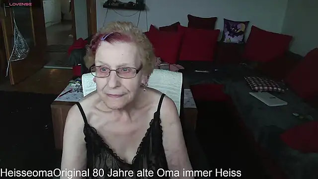 HeisseomaOriginal online show from March 11, 2025, 8:09 am