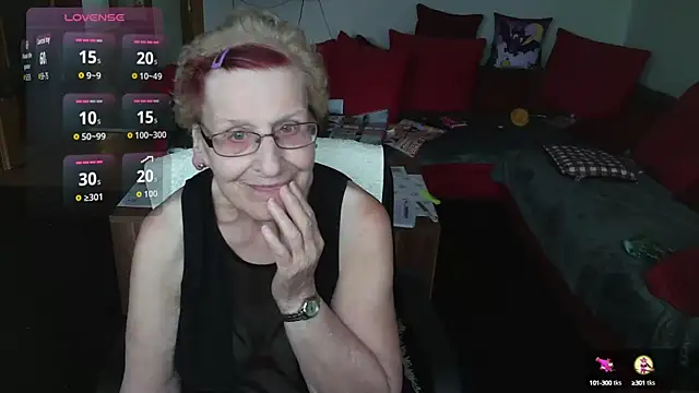 HeisseomaOriginal online show from October 10, 2025, 7:18 am