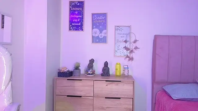 Snapshot of bluee_hazell chatting on October 23, 2025, 11:31 am bluee hazell online show from October 23, 2025, 11:31 am