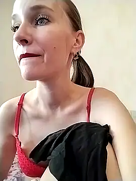 Snapshot of AimeeFair chatting on February 14, 2025, 10:28 am AimeeFair online show from February 14, 2025, 10:28 am