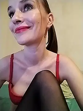 Snapshot of AimeeFair chatting on November 10, 2025, 1:43 pm AimeeFair online show from November 10, 2025, 1:43 pm