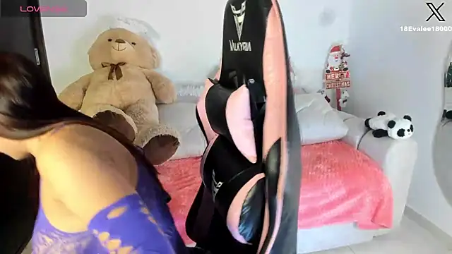 Snapshot of eval_lee18 chatting on December 20, 2024, 3:36 am eval lee18 online show from December 20, 2024, 3:36 am