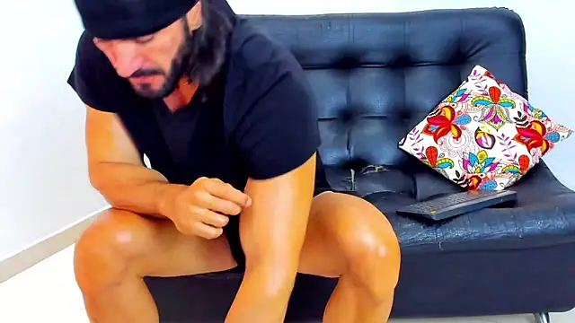 AlfredWalker online show from December 3, 2025, 12:58 pm