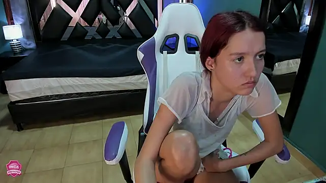 Linda4Petite online show from March 9, 2025, 4:44 pm