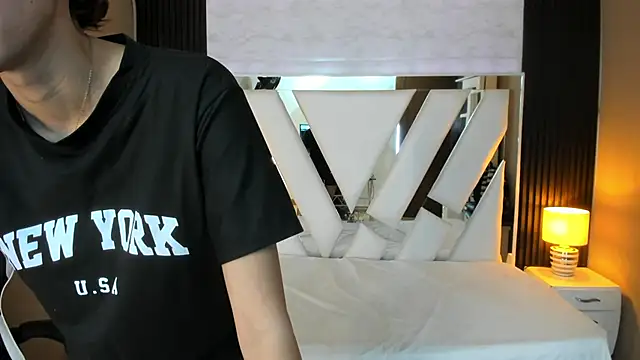 Linda4Petite online show from December 17, 2025, 5:52 pm