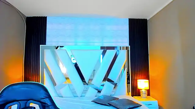 Linda4Petite online show from January 17, 2026, 6:11 pm