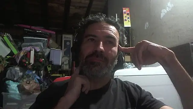 Snapshot of Anarchy_Burger chatting on July 7, 2026, 1:26 pm Anarchy Burger online show from July 7, 2026, 1:26 pm