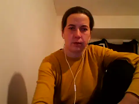 Snapshot of Tamilashaa chatting on December 7, 2024, 6:15 pm Tamilashaa online show from December 7, 2024, 6:15 pm