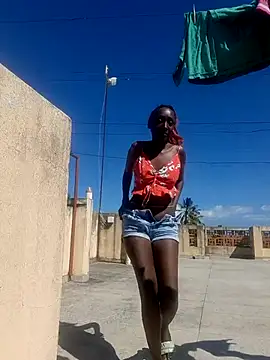 lynnkatrina online show from May 13, 2026, 11:29 am