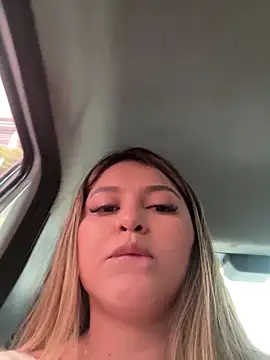 lunablossom  online show from March 20, 2025, 9:13 pm