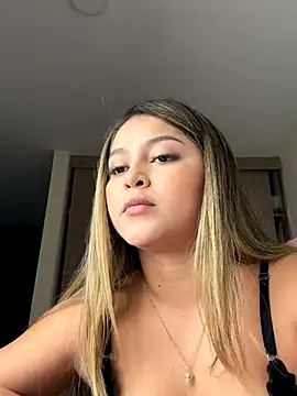 lunablossom  online show from September 16, 2025, 12:55 am