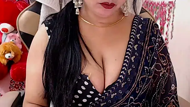 Snapshot of Naughty_Kashish chatting on May 14, 2026, 7:04 am Naughty Kashish online show from May 14, 2026, 7:04 am