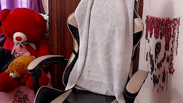 Snapshot of Naughty_Kashish chatting on May 20, 2026, 6:08 am Naughty Kashish online show from May 20, 2026, 6:08 am
