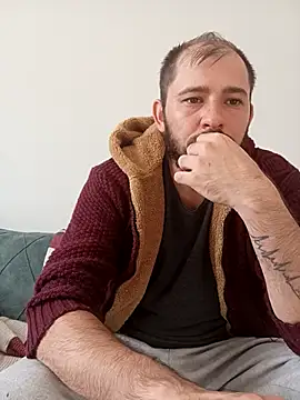 NiiiRvaNaa online show from October 12, 2025, 6:45 am