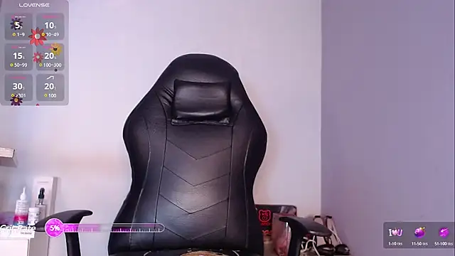 Snapshot of niawk_ chatting on March 18, 2025, 12:25 pm niawk online show from March 18, 2025, 12:25 pm