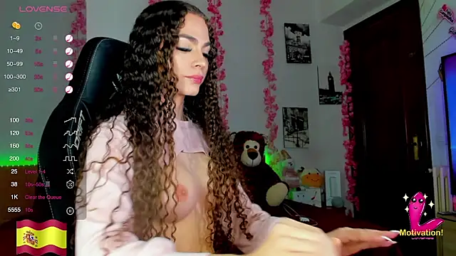 gabrielatafur  online show from March 18, 2025, 4:37 am