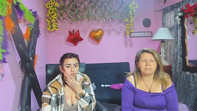 lesbiancuple online show from March 3, 2026, 12:00 pm