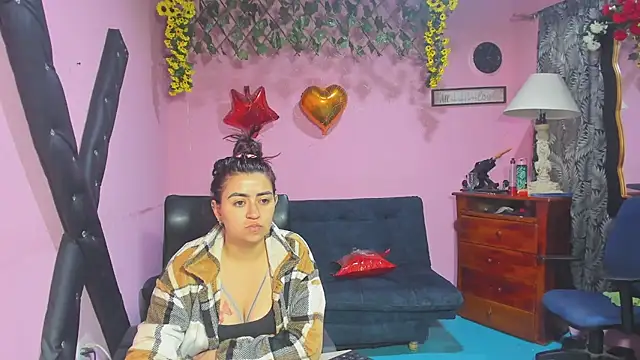 lesbiancuple online show from March 11, 2026, 11:49 am