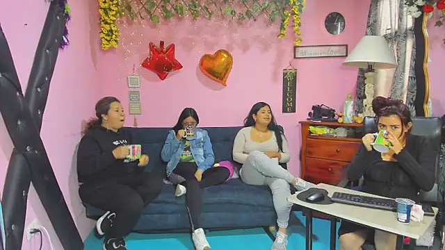 lesbiancuple online show from March 26, 2026, 12:44 pm