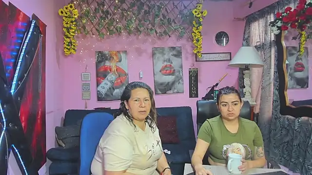 lesbiancuple online show from April 20, 2026, 12:30 pm