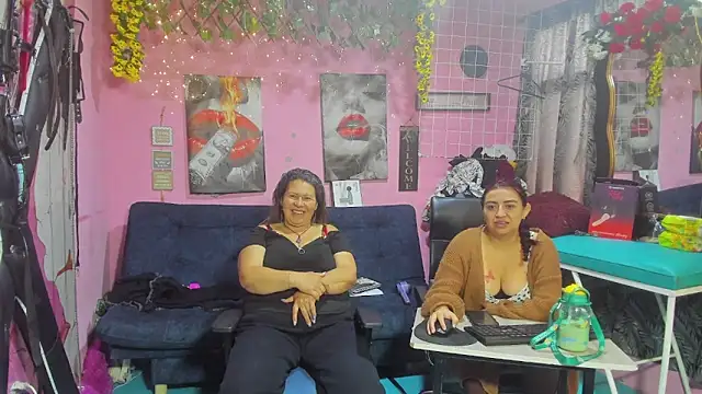 Snapshot of lesbiancuple chatting on June 12, 2026, 12:37 pm lesbiancuple online show from June 12, 2026, 12:37 pm