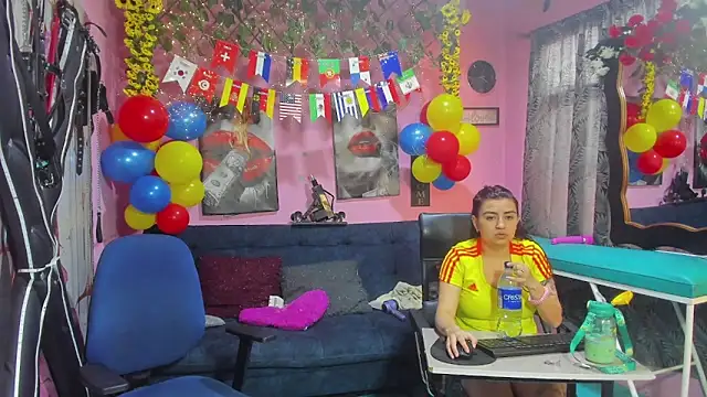 Snapshot of lesbiancuple chatting on June 17, 2026, 12:18 pm lesbiancuple online show from June 17, 2026, 12:18 pm