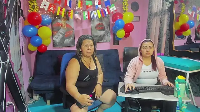Snapshot of lesbiancuple chatting on June 19, 2026, 12:20 pm lesbiancuple online show from June 19, 2026, 12:20 pm