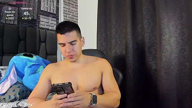 Snapshot of leyton_flex chatting on February 9, 2025, 12:17 am leyton flex online show from February 9, 2025, 12:17 am