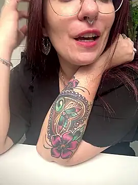 Snapshot of LunaMoongirl chatting on December 3, 2024, 10:50 am LunaMoongirl online show from December 3, 2024, 10:50 am