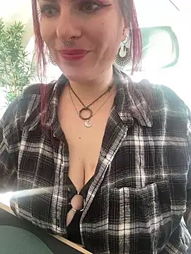 Snapshot of LunaMoongirl chatting on October 1, 2025, 10:10 am LunaMoongirl online show from October 1, 2025, 10:10 am