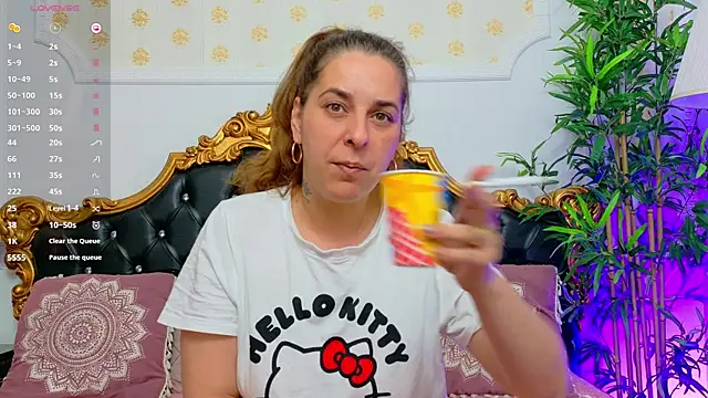 KarinaNoir online show from April 29, 2026, 4:05 am