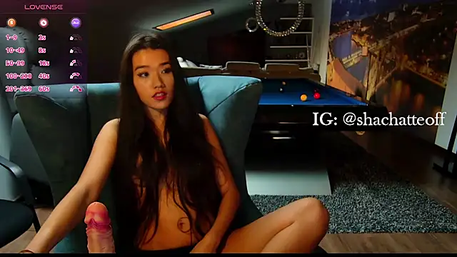 Snapshot of shachatteof chatting on October 27, 2025, 9:35 am shachatteof online show from October 27, 2025, 9:35 am