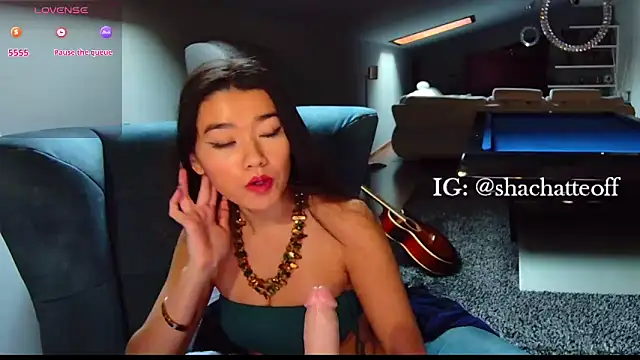 Snapshot of shachatteof chatting on November 26, 2025, 10:27 am shachatteof online show from November 26, 2025, 10:27 am