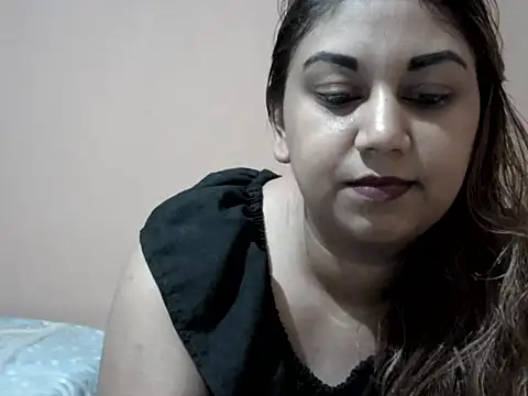 Snapshot of bellachow10 chatting on November 29, 2025, 8:12 pm bellachow10 online show from November 29, 2025, 8:12 pm