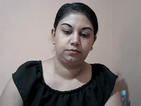 bellachow10 online show from June 12, 2026, 6:56 am